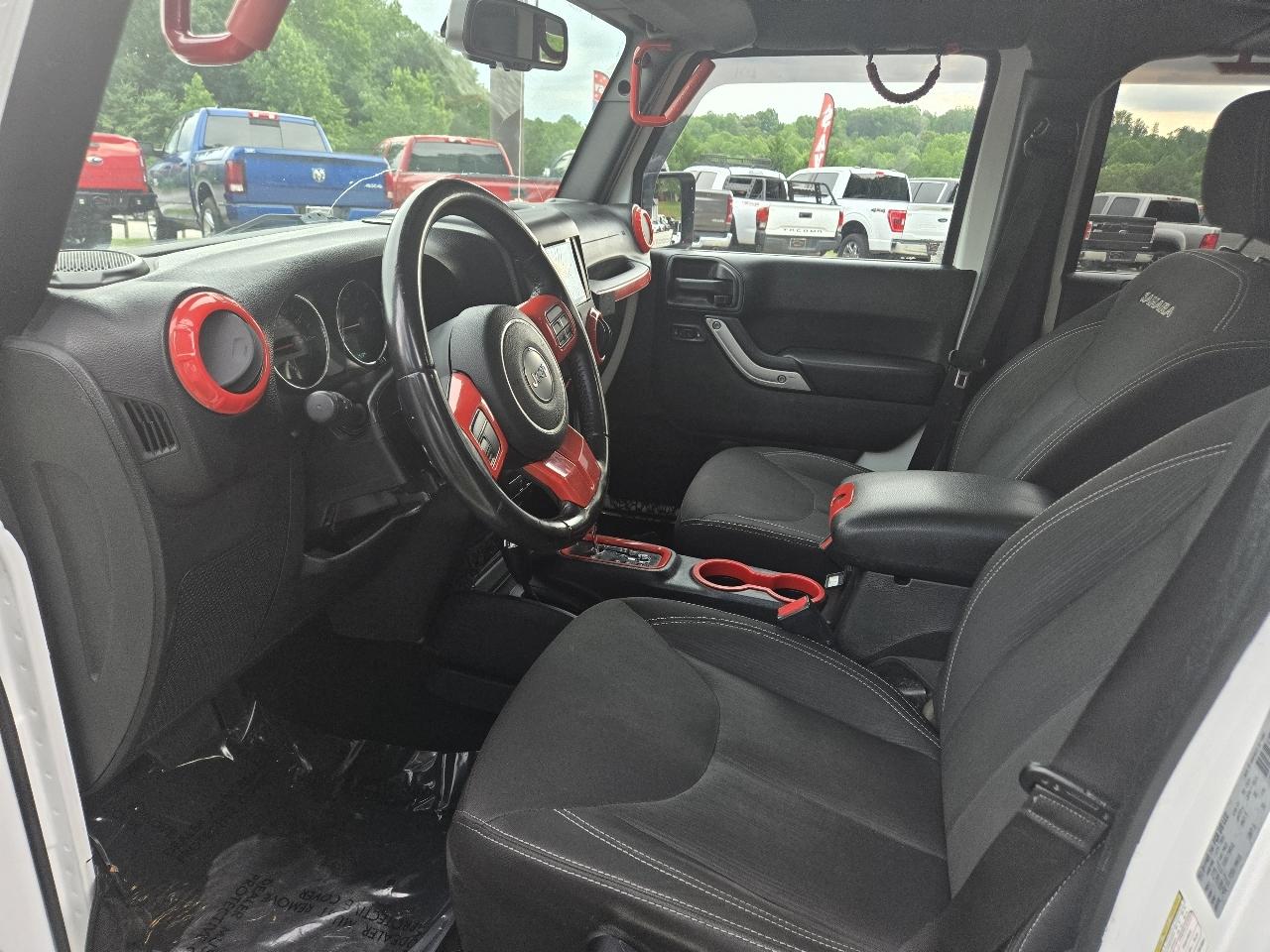 Jeep Wrangler Unlimited 4WD 4dr Sahara 2017