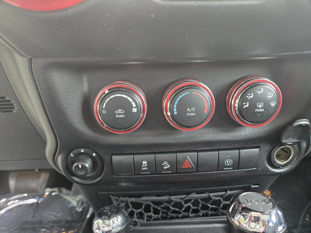 Jeep Wrangler Unlimited 4WD 4dr Sahara 2017