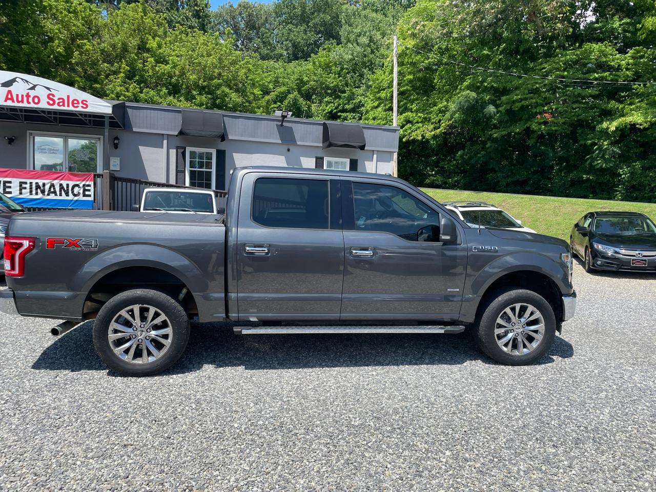 Ford F-150 FX4 SuperCrew 5.5-ft. Bed 4WD 2017