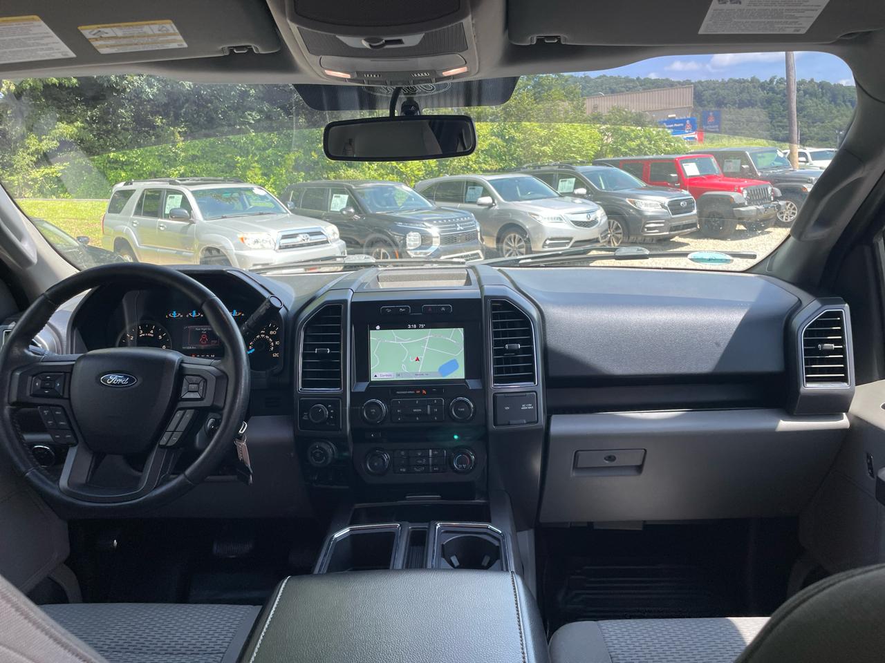 Ford F-150 FX4 SuperCrew 5.5-ft. Bed 4WD 2017