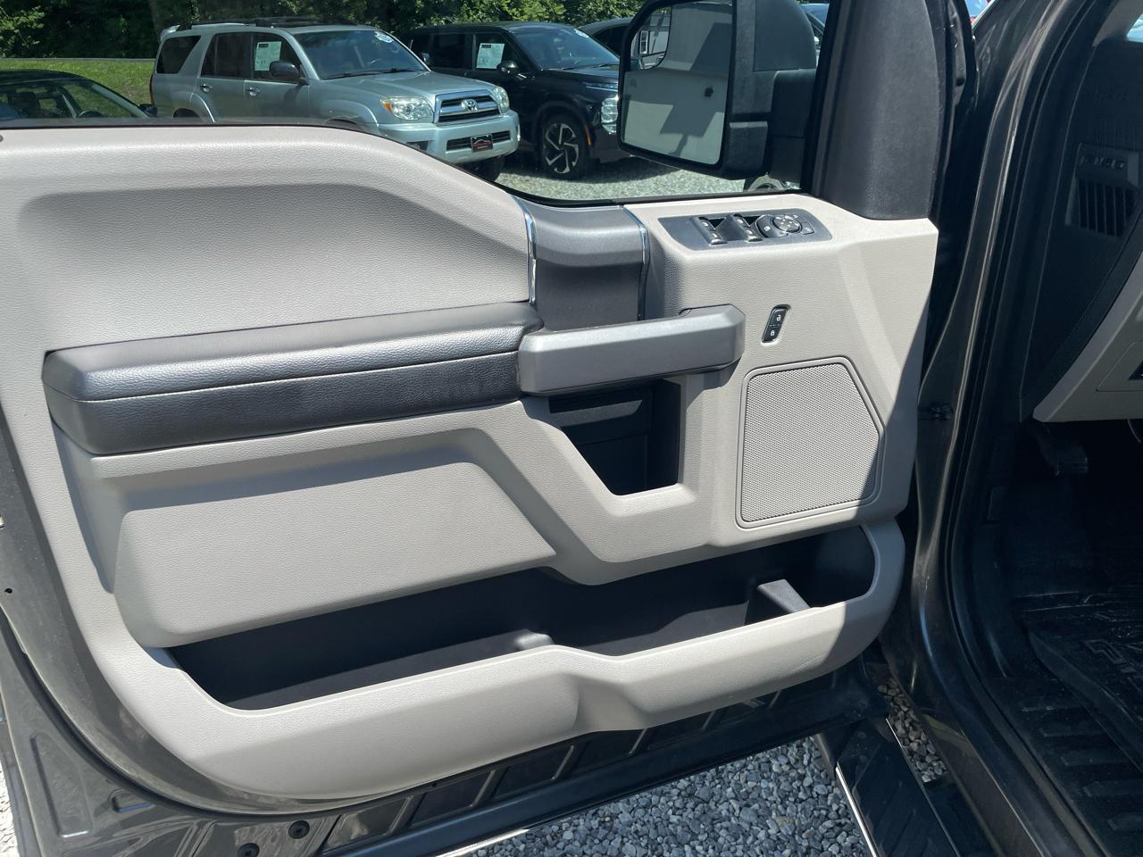 Ford F-150 FX4 SuperCrew 5.5-ft. Bed 4WD 2017
