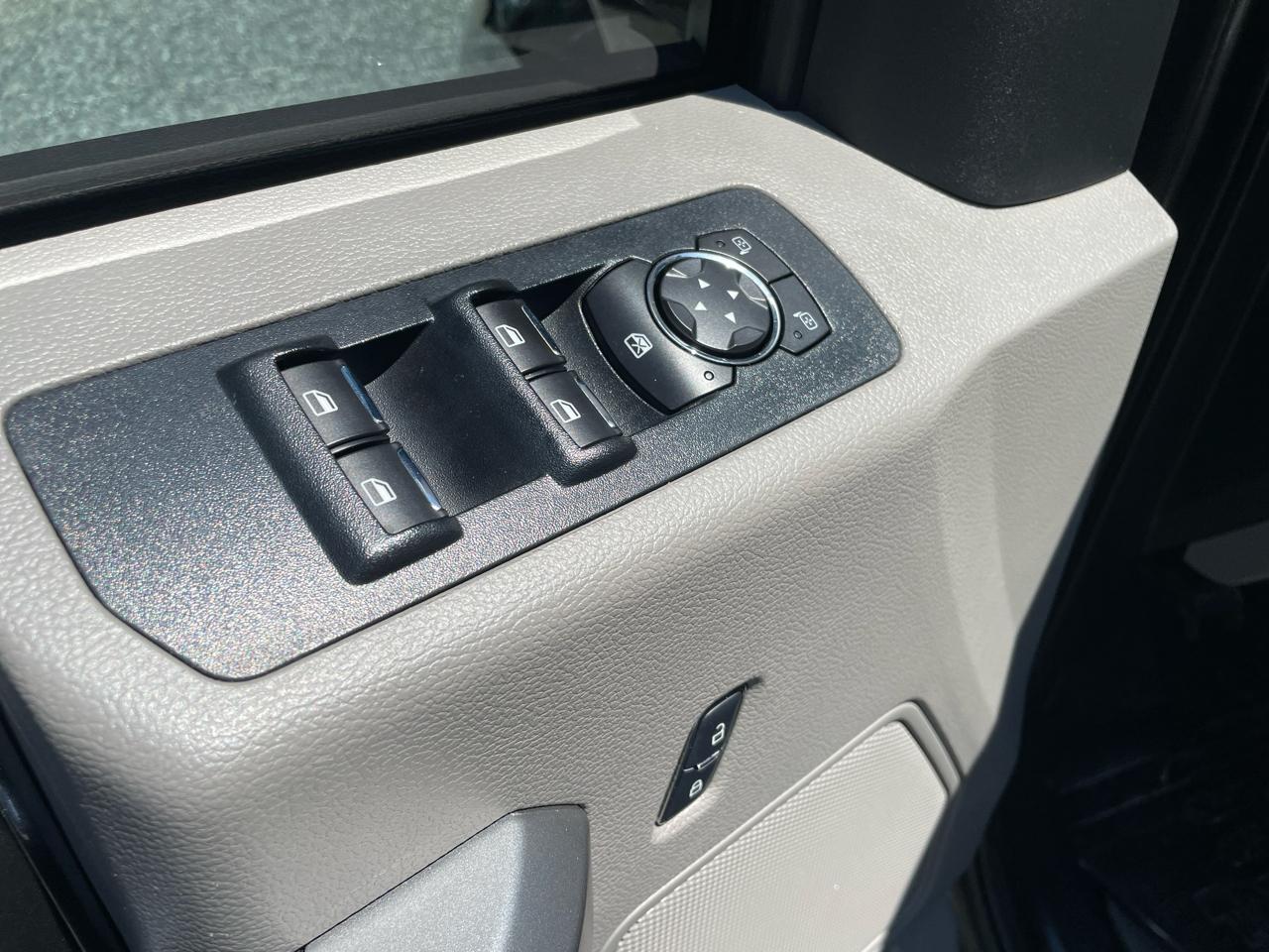 Ford F-150 FX4 SuperCrew 5.5-ft. Bed 4WD 2017