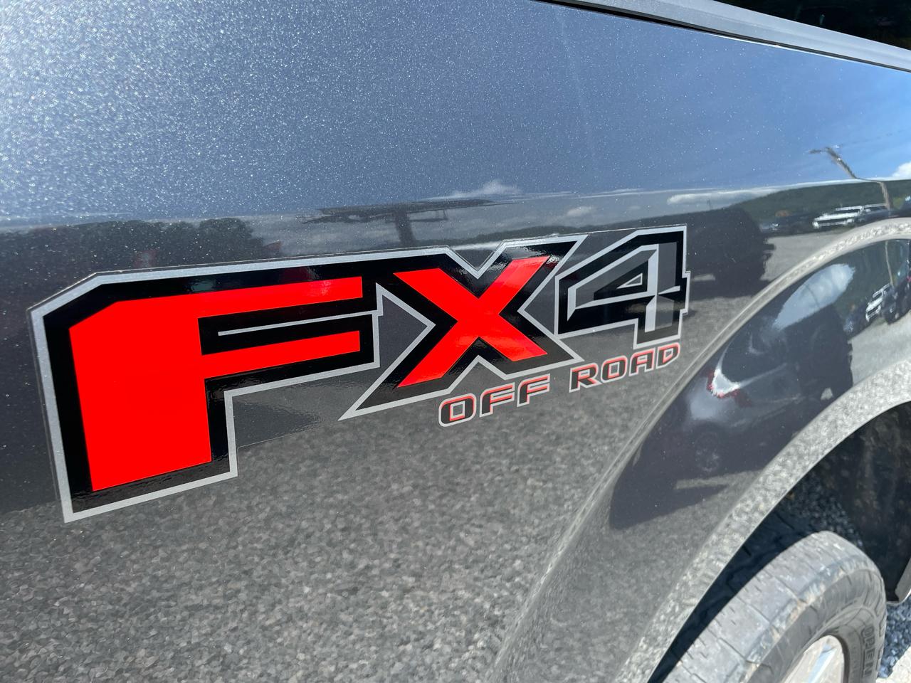 Ford F-150 FX4 SuperCrew 5.5-ft. Bed 4WD 2017