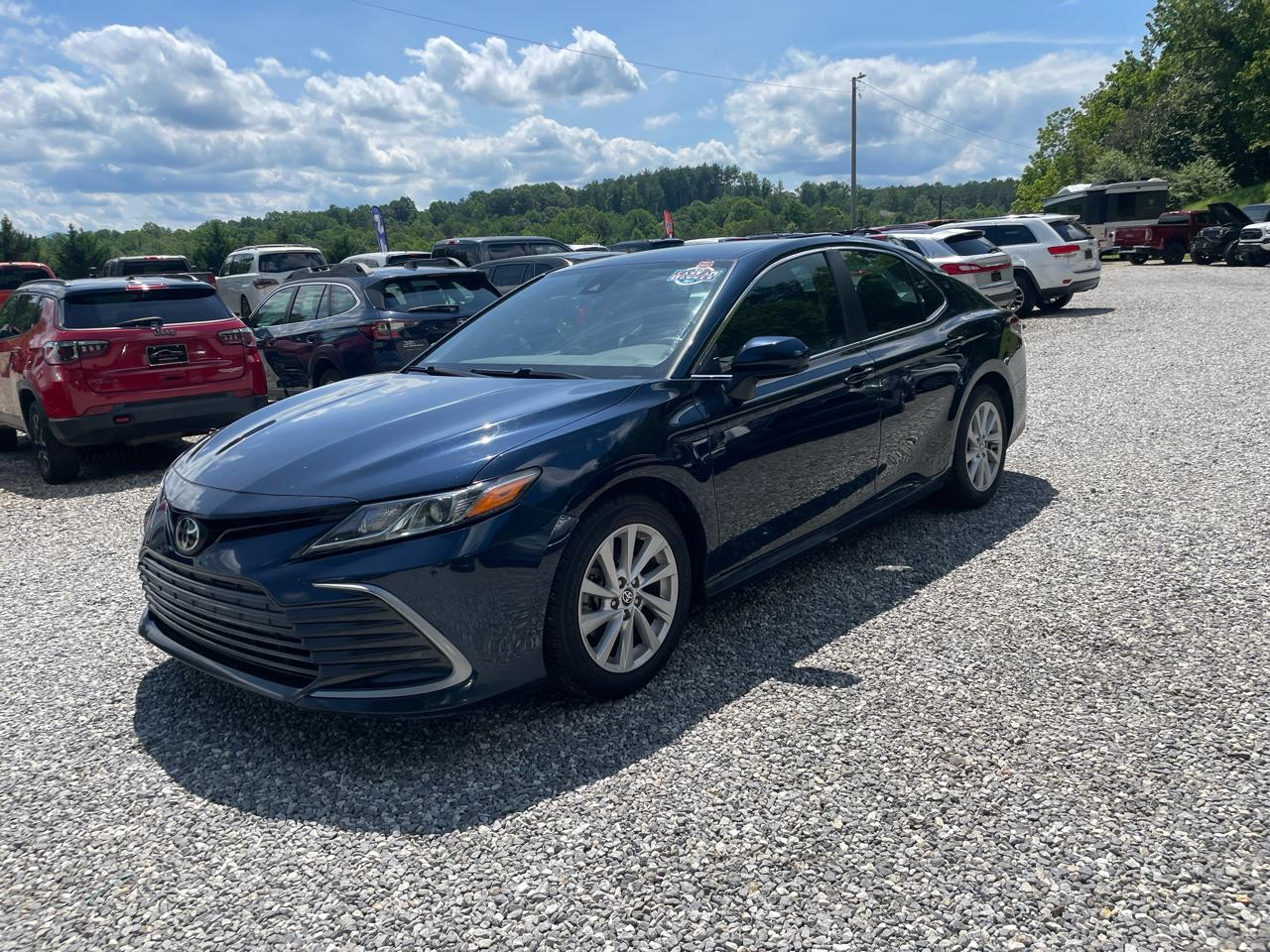 Toyota Camry LE Auto (Natl) 2021