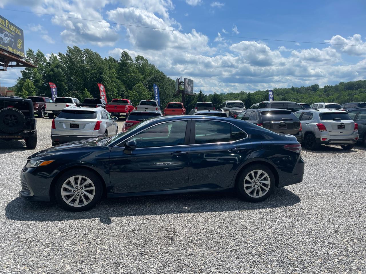 Toyota Camry LE Auto (Natl) 2021