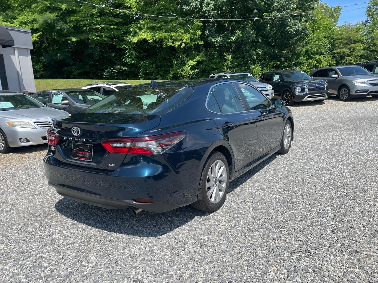 Toyota Camry LE Auto (Natl) 2021