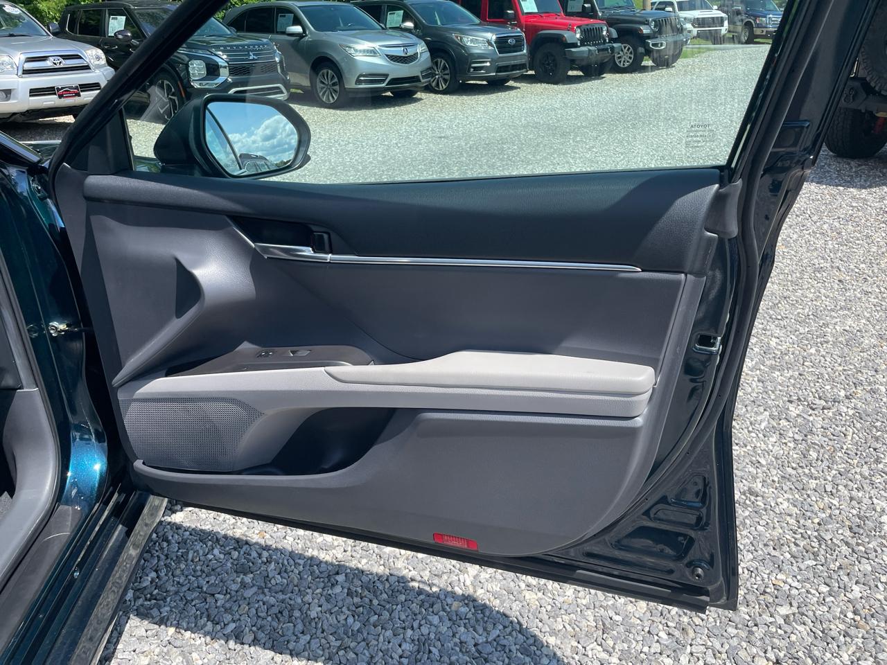 Toyota Camry LE Auto (Natl) 2021