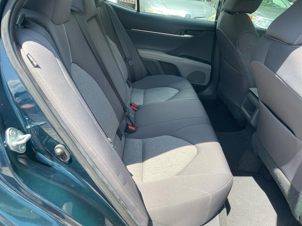 Toyota Camry LE Auto (Natl) 2021