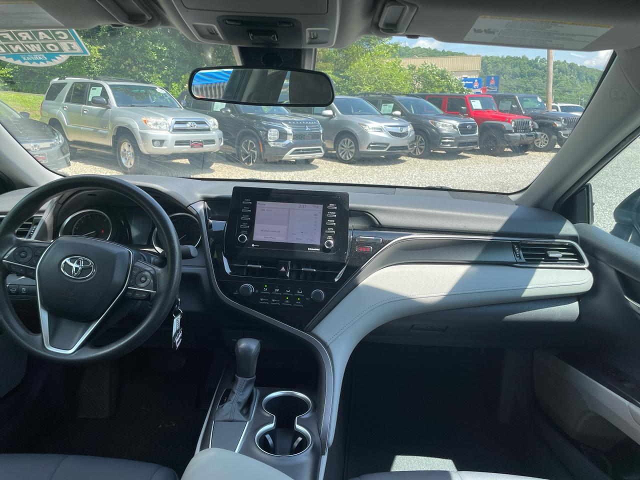 Toyota Camry LE Auto (Natl) 2021