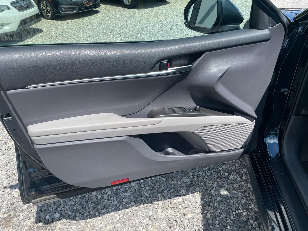 Toyota Camry LE Auto (Natl) 2021