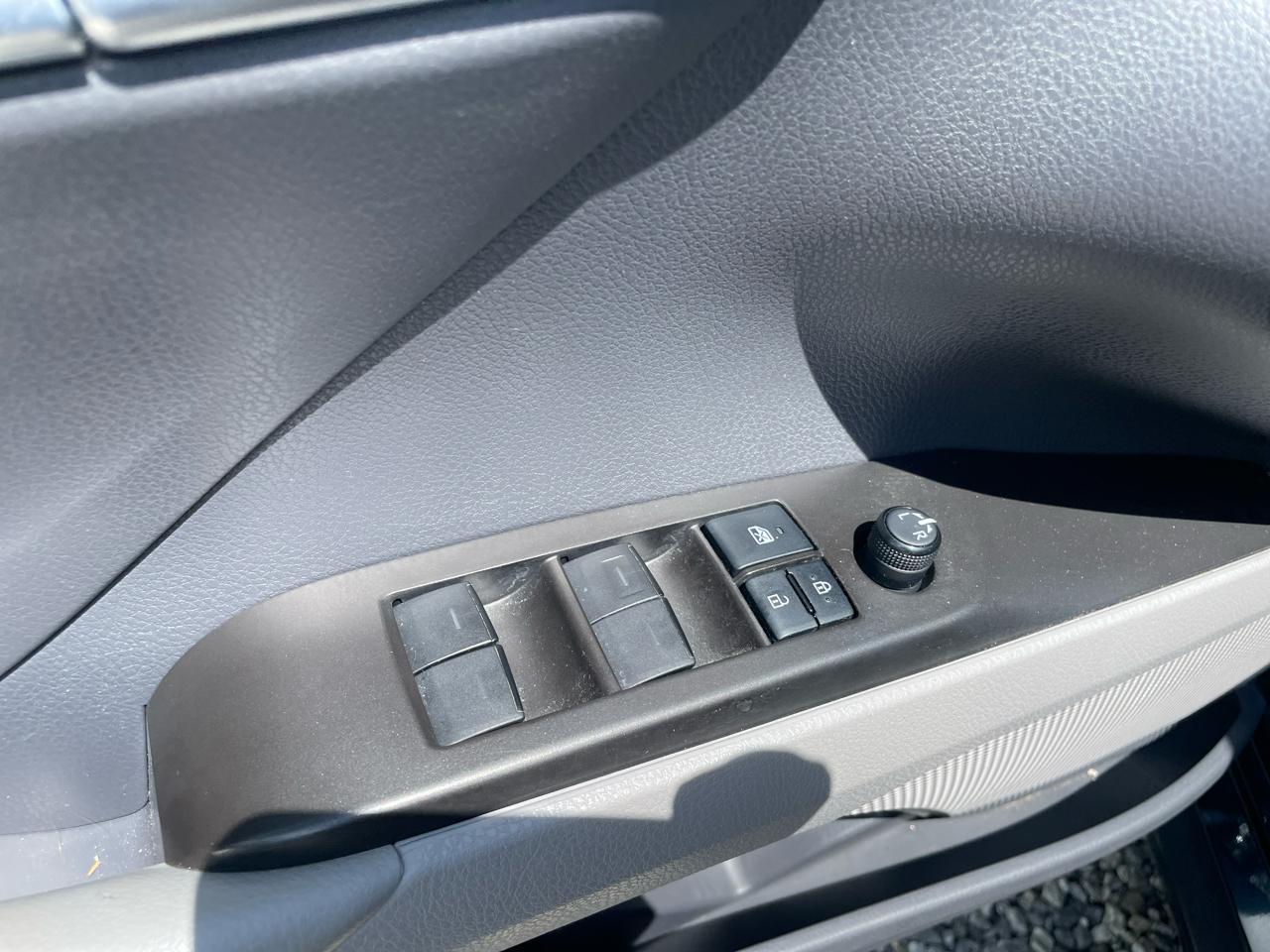 Toyota Camry LE Auto (Natl) 2021