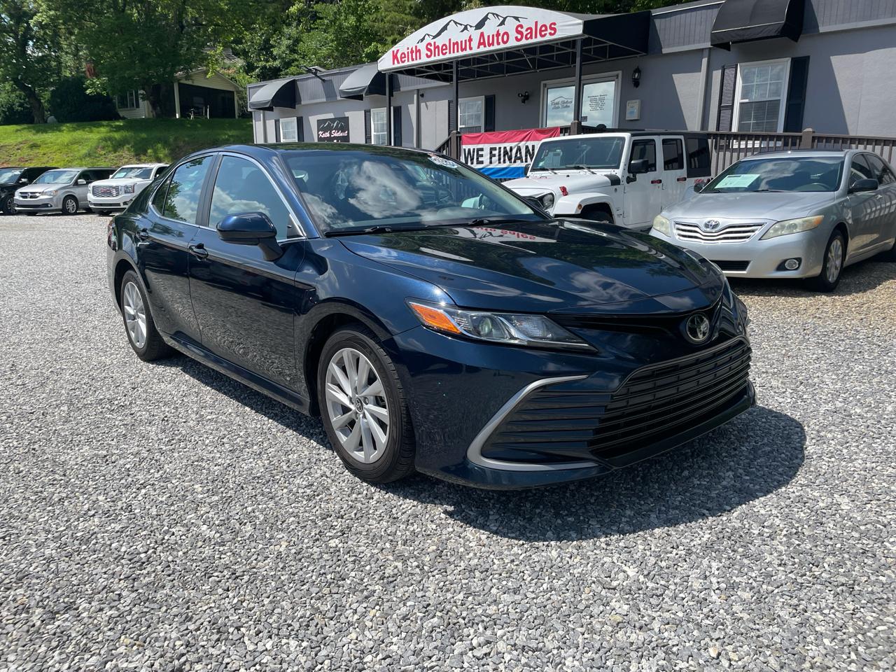 Toyota Camry LE Auto (Natl) 2021