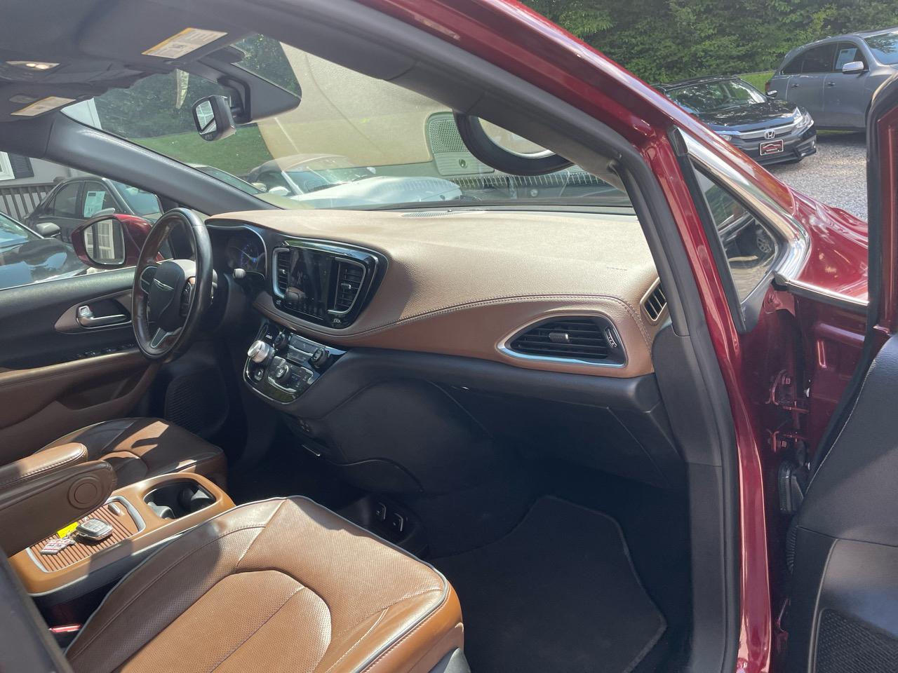 Chrysler Pacifica Limited FWD 2020