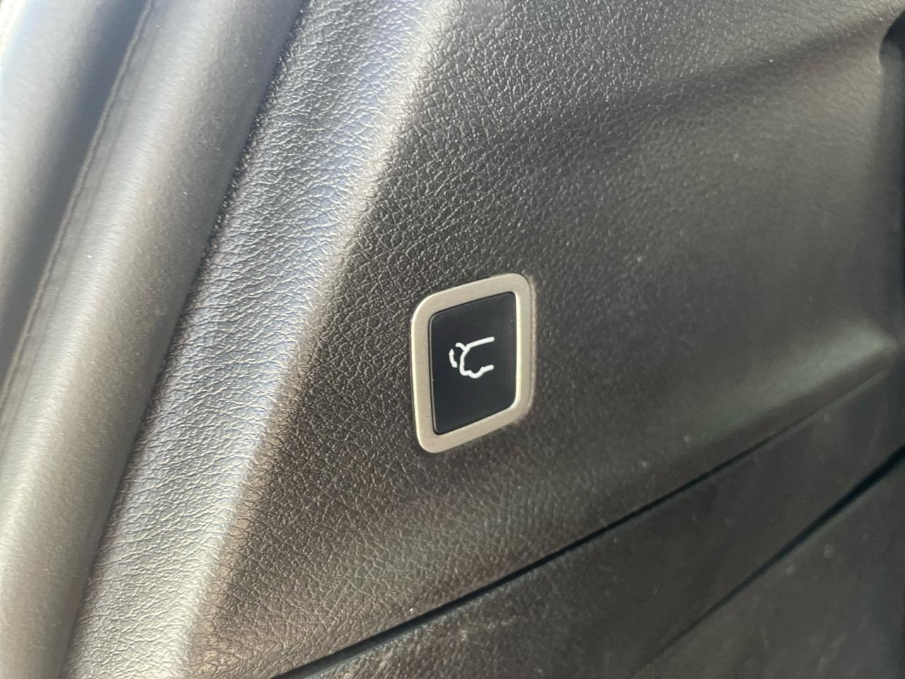 Chrysler Pacifica Limited FWD 2020