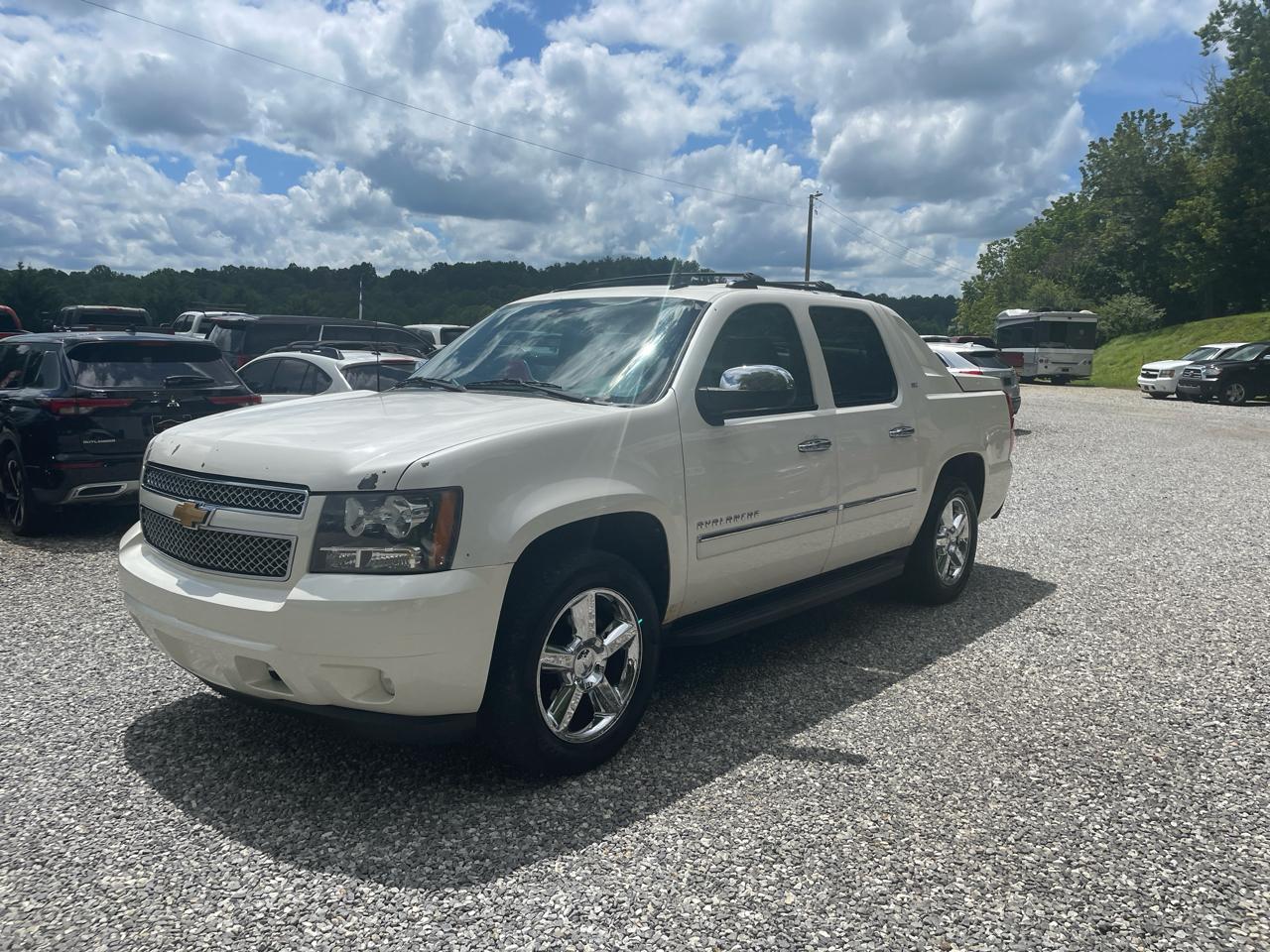 Chevrolet Avalanche 4WD Crew Cab LTZ 2012