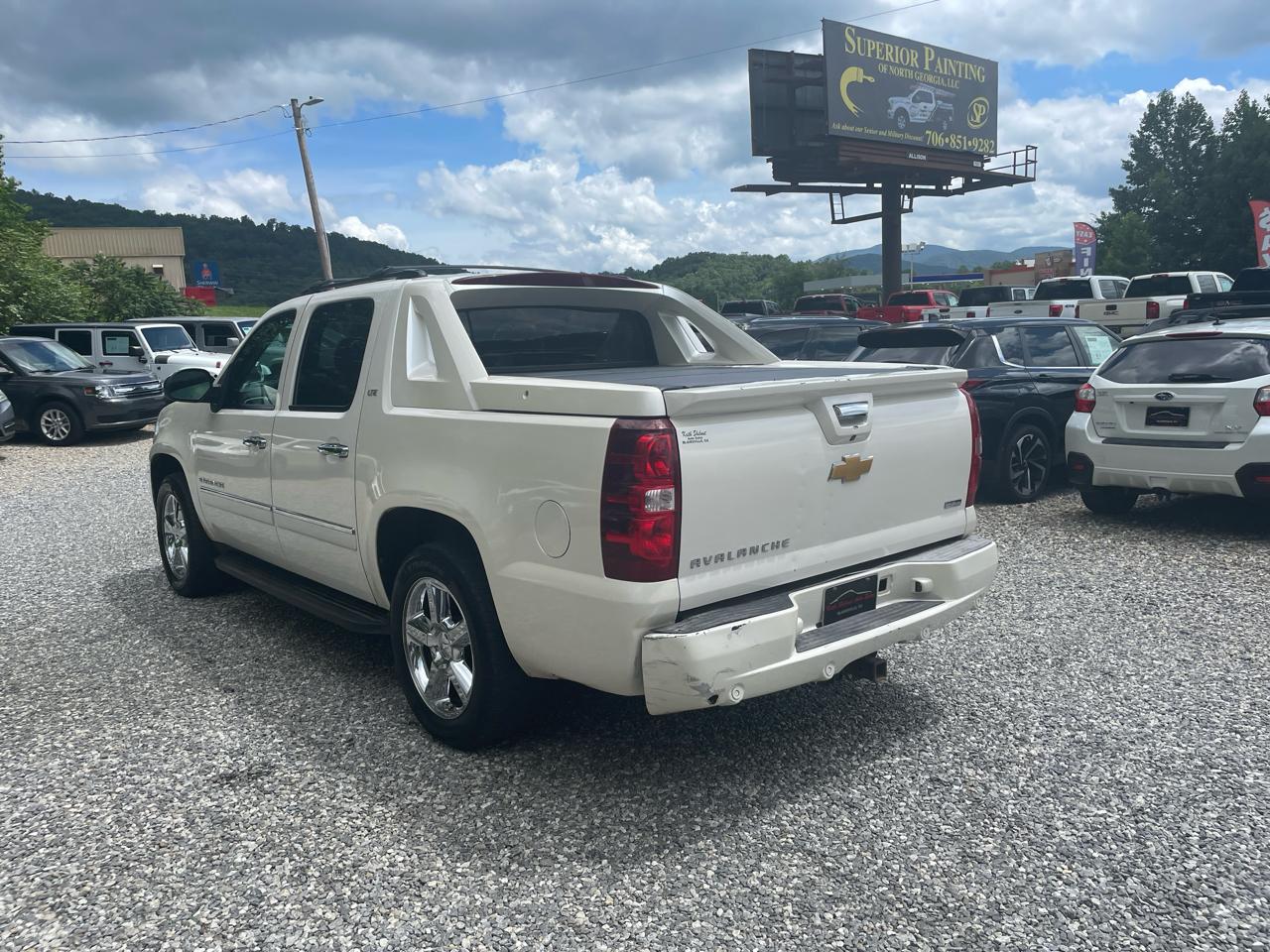 Chevrolet Avalanche 4WD Crew Cab LTZ 2012