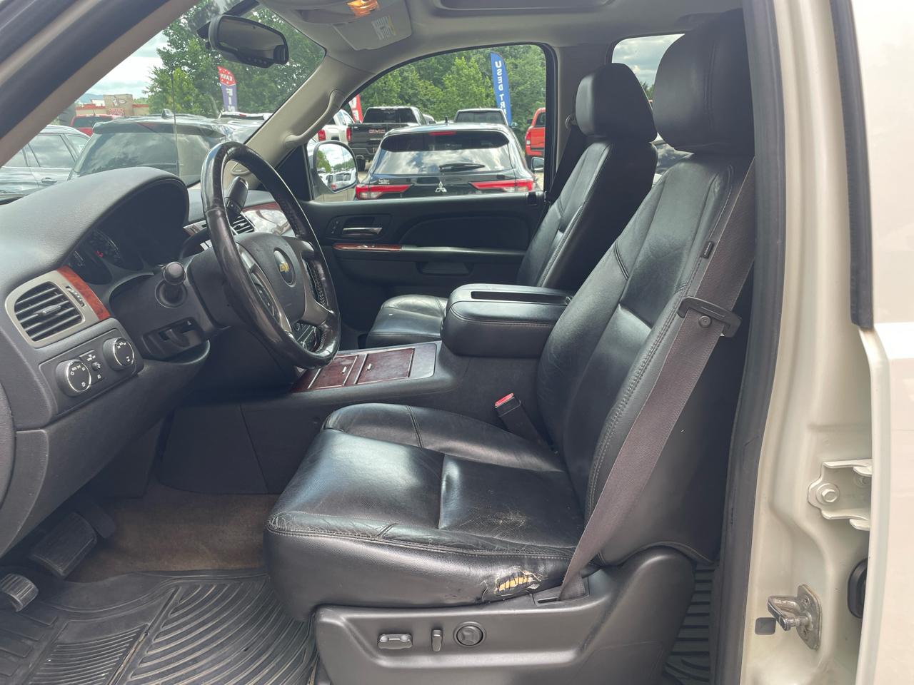Chevrolet Avalanche 4WD Crew Cab LTZ 2012