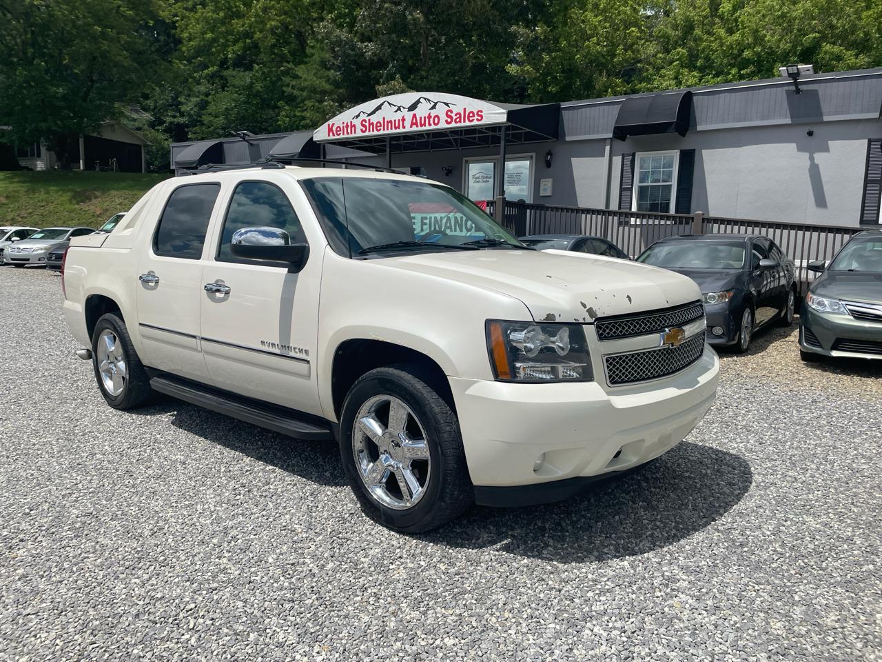 Chevrolet Avalanche 4WD Crew Cab LTZ 2012