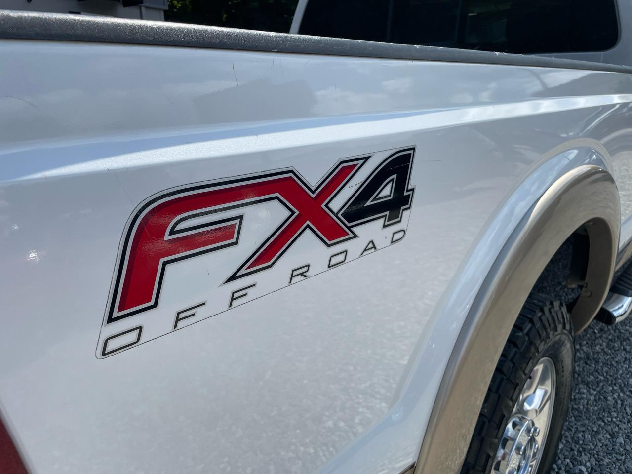 Ford Super Duty F-250 SRW 4WD Crew Cab 156" Lariat 2012
