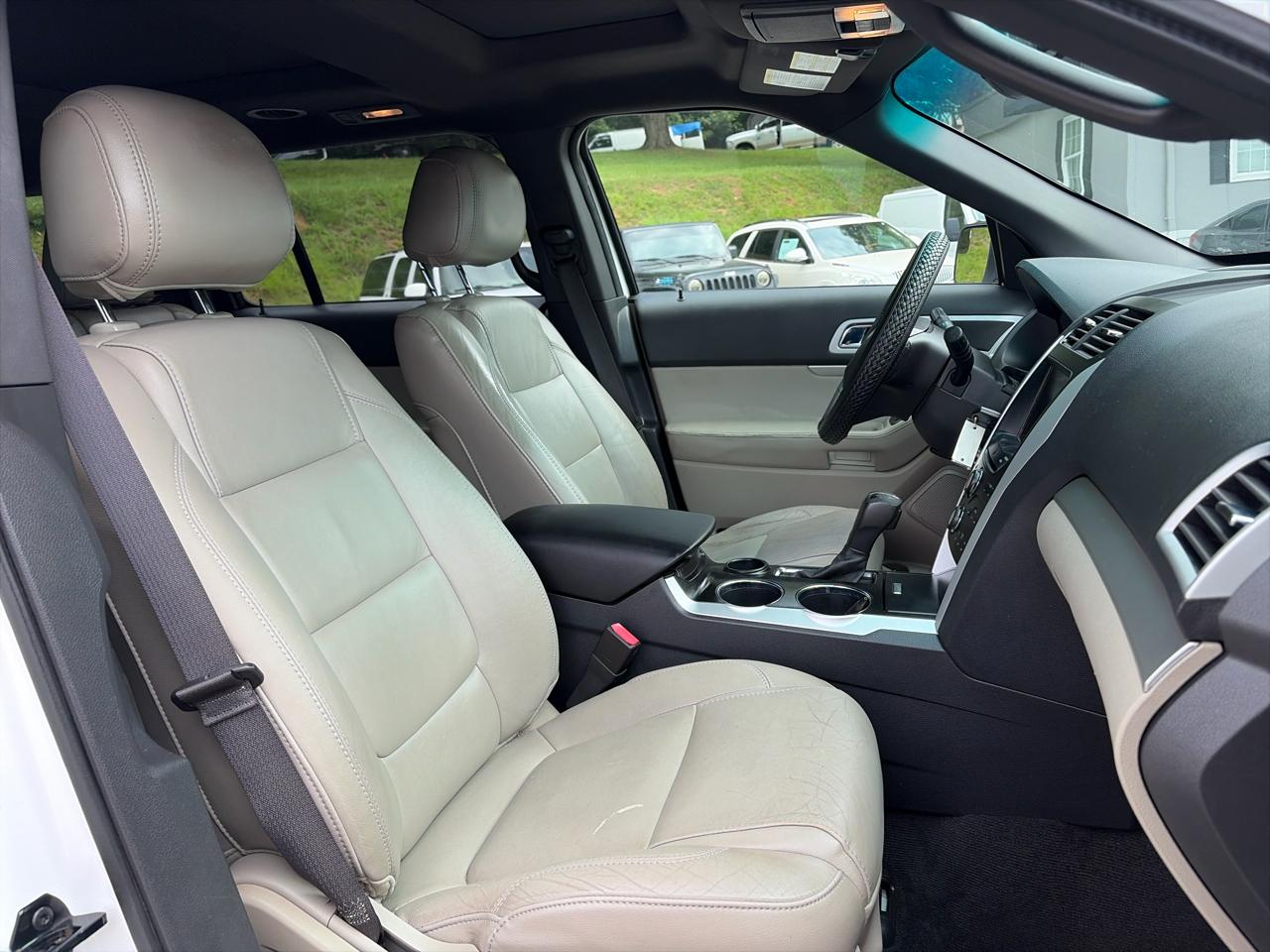 Ford Explorer FWD 4dr XLT 2012
