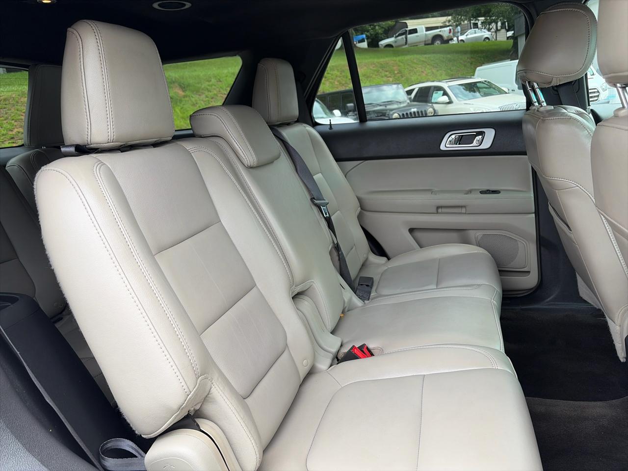 Ford Explorer FWD 4dr XLT 2012