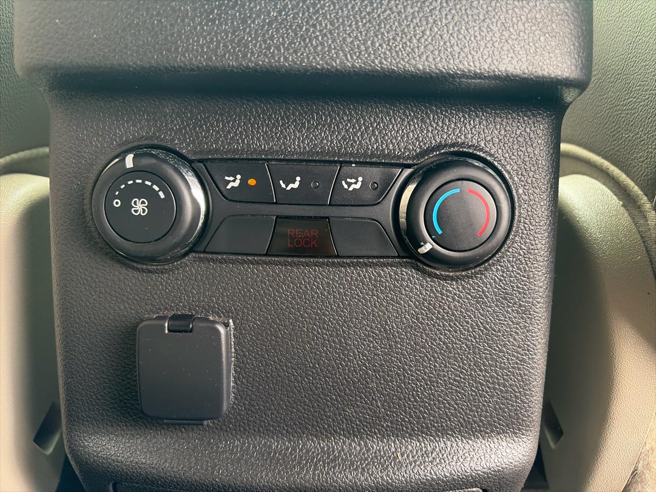 Ford Explorer FWD 4dr XLT 2012