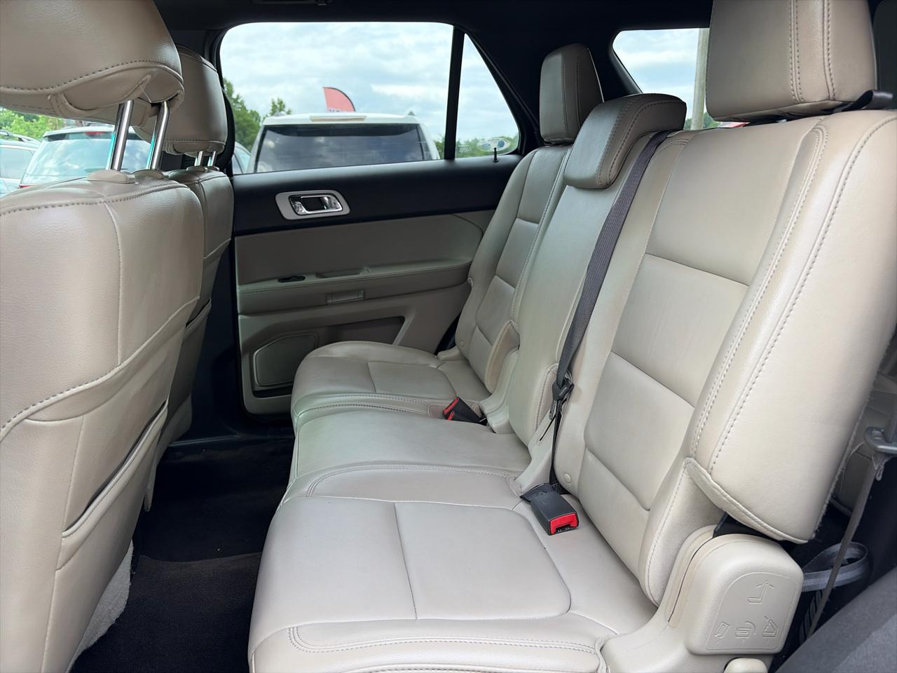 Ford Explorer FWD 4dr XLT 2012