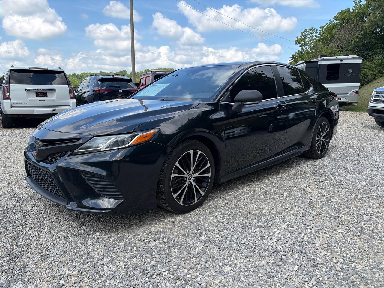 Toyota Camry XLE Auto (Natl) 2019