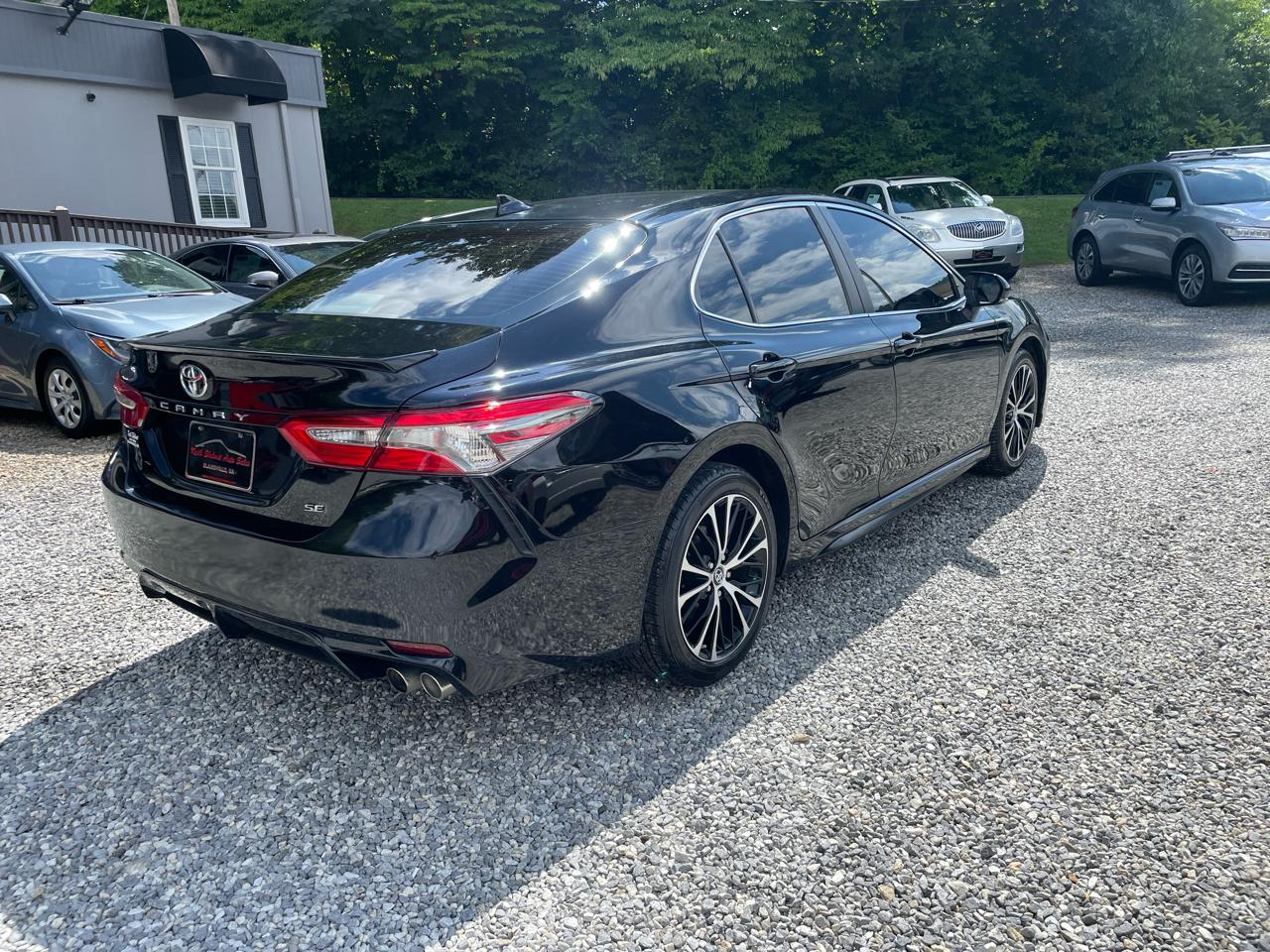 Toyota Camry SE Auto (Natl) 2019