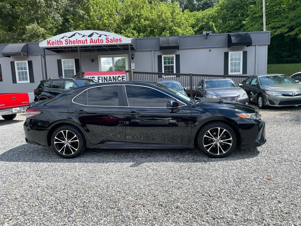 Toyota Camry SE Auto (Natl) 2019