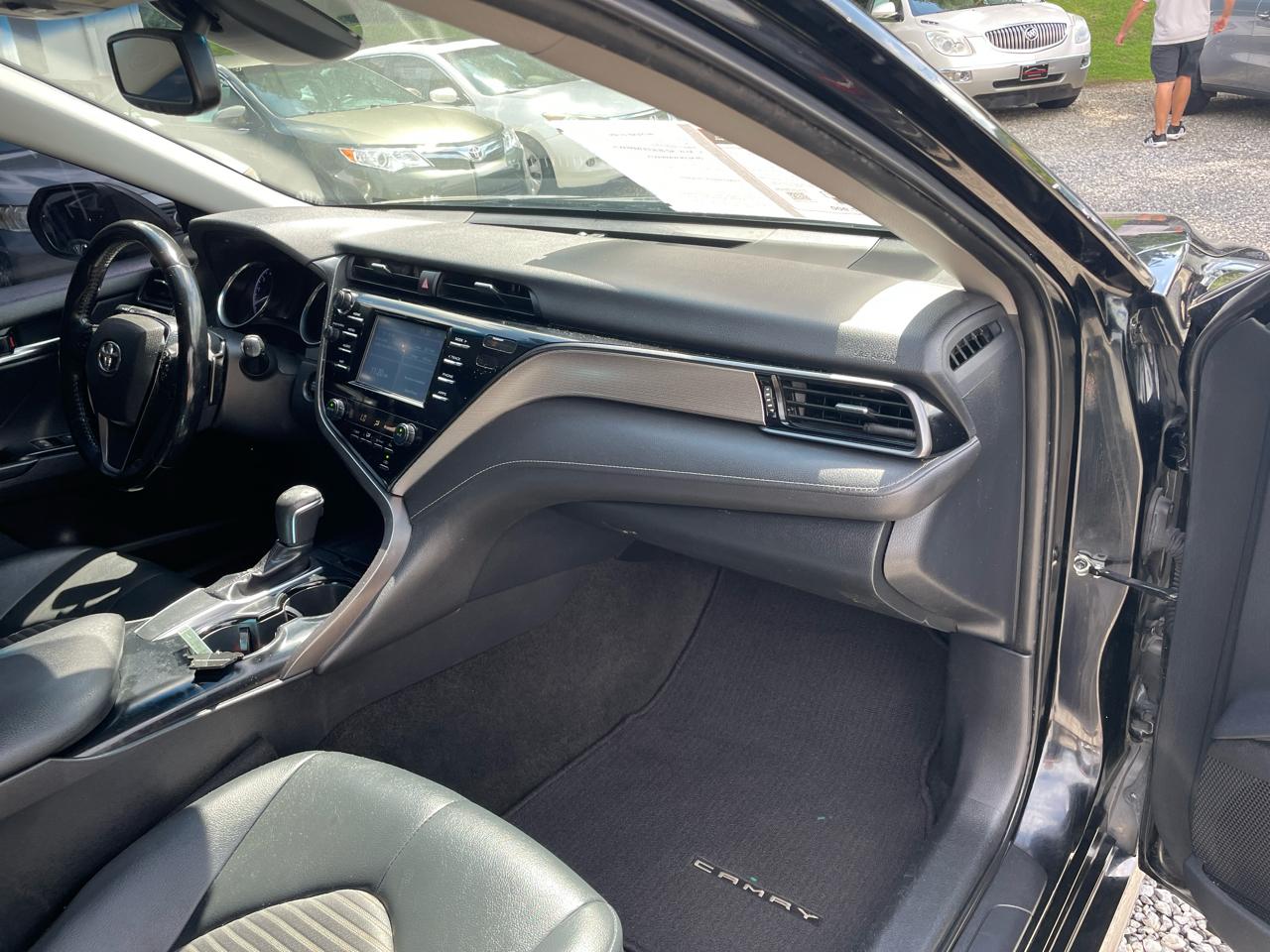 Toyota Camry SE Auto (Natl) 2019