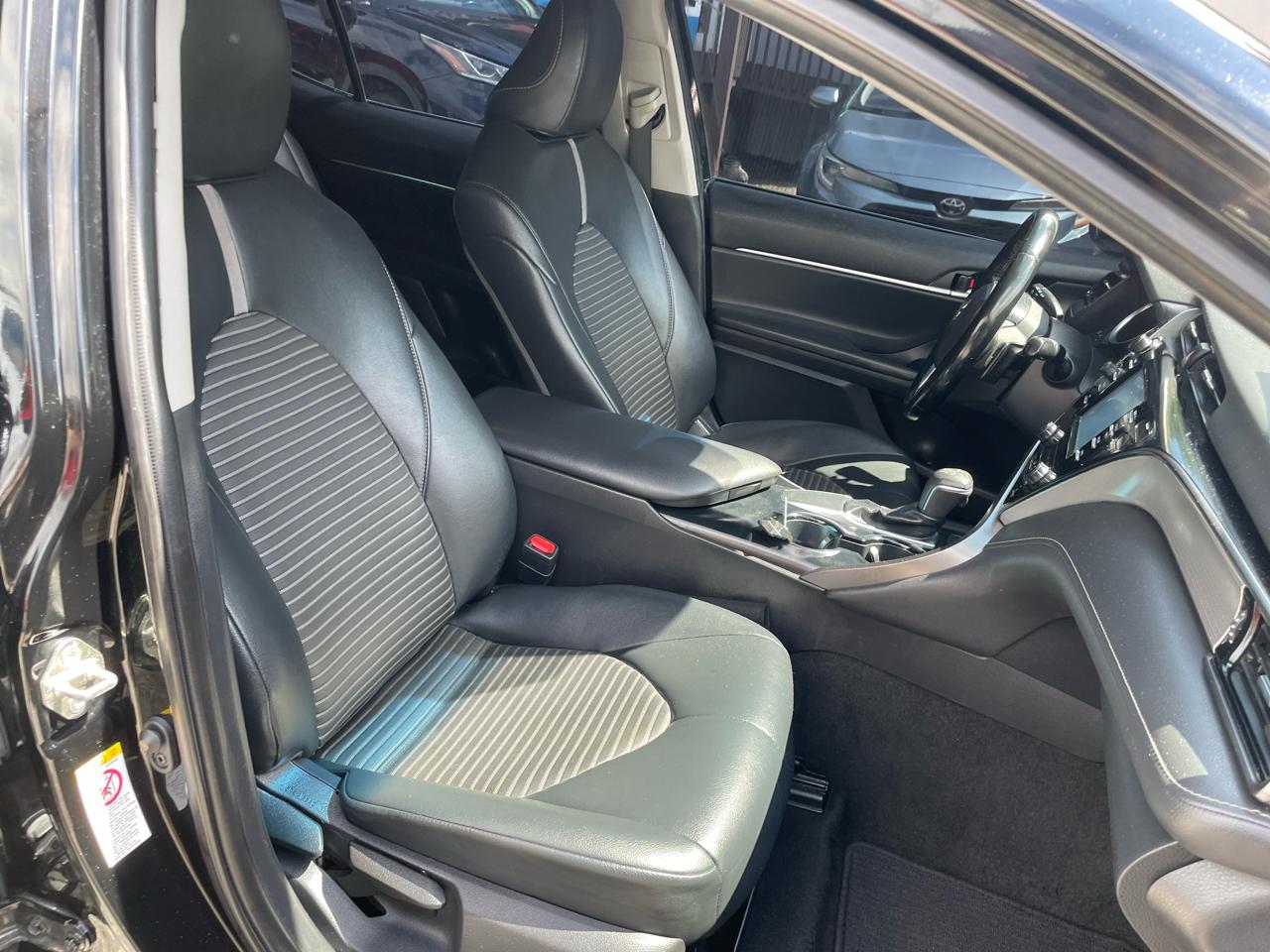 Toyota Camry SE Auto (Natl) 2019
