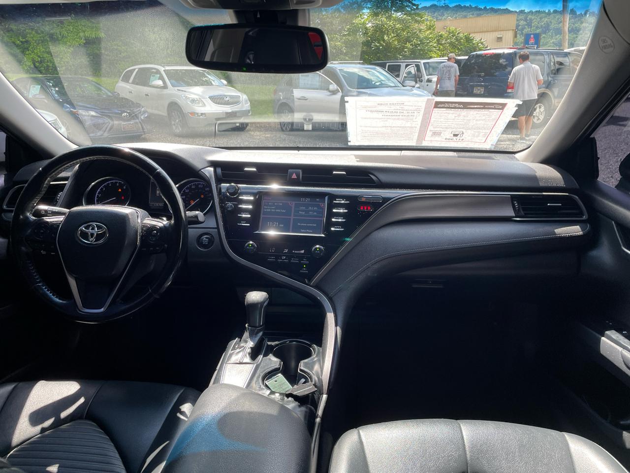 Toyota Camry SE Auto (Natl) 2019