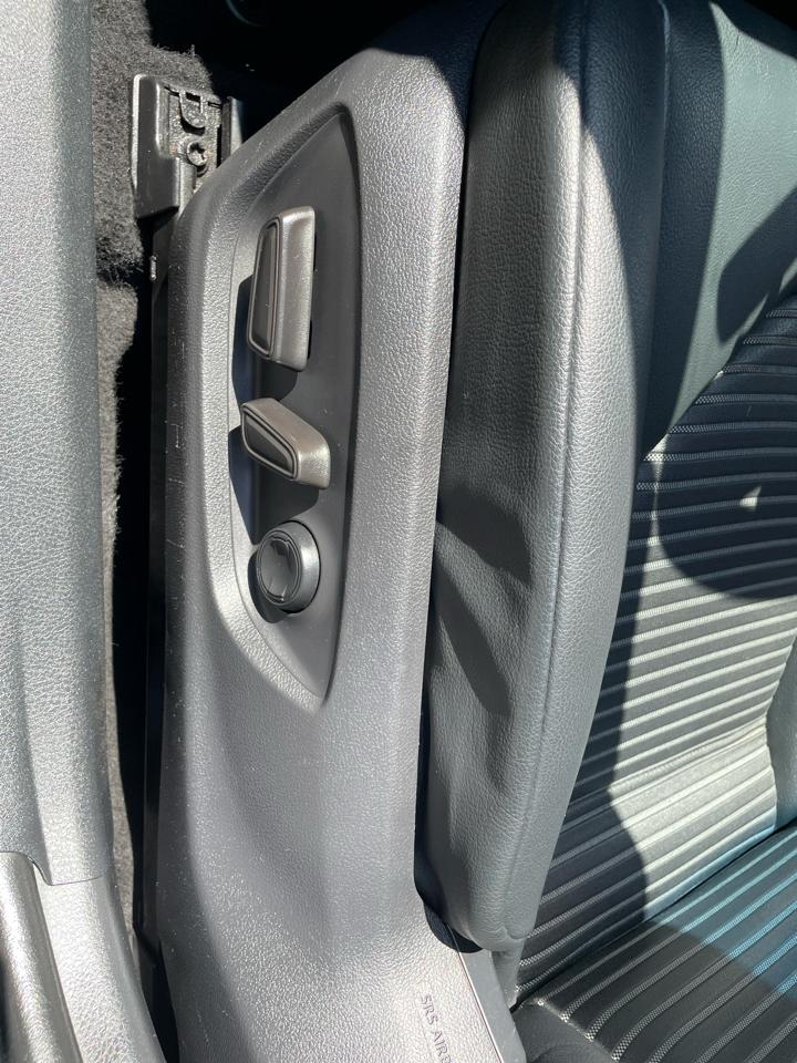 Toyota Camry SE Auto (Natl) 2019