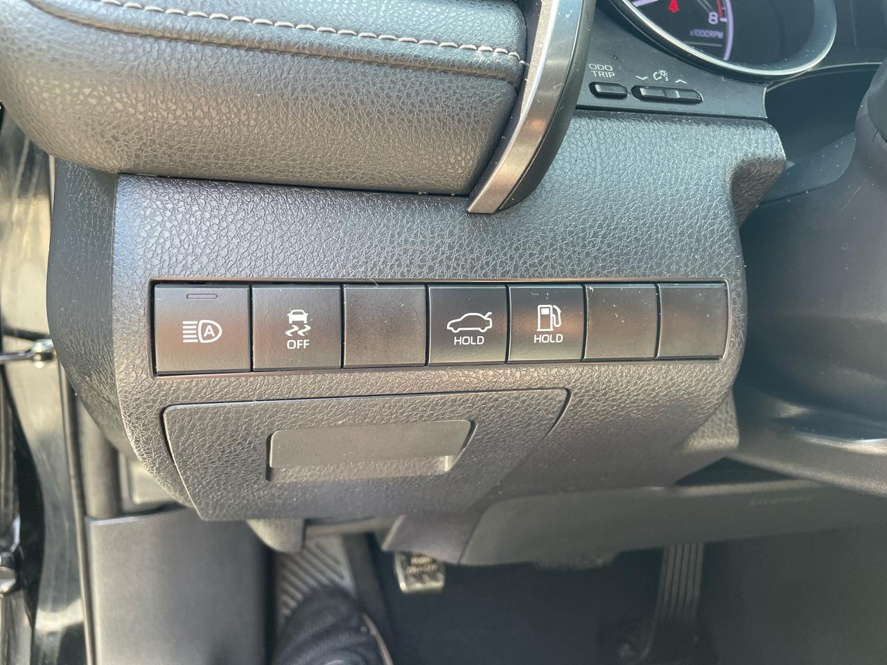 Toyota Camry SE Auto (Natl) 2019
