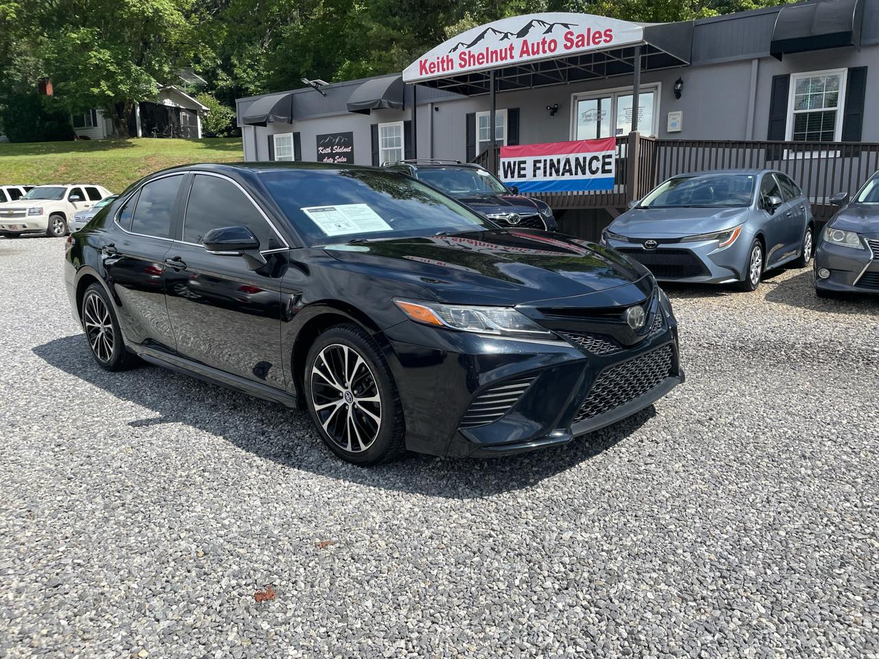 Toyota Camry photo 3