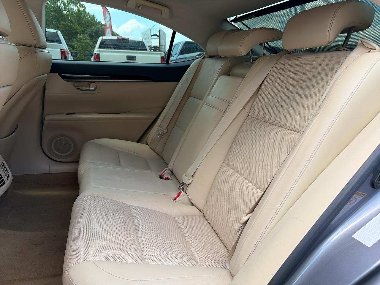 Lexus ES 350 4dr Sdn 2013