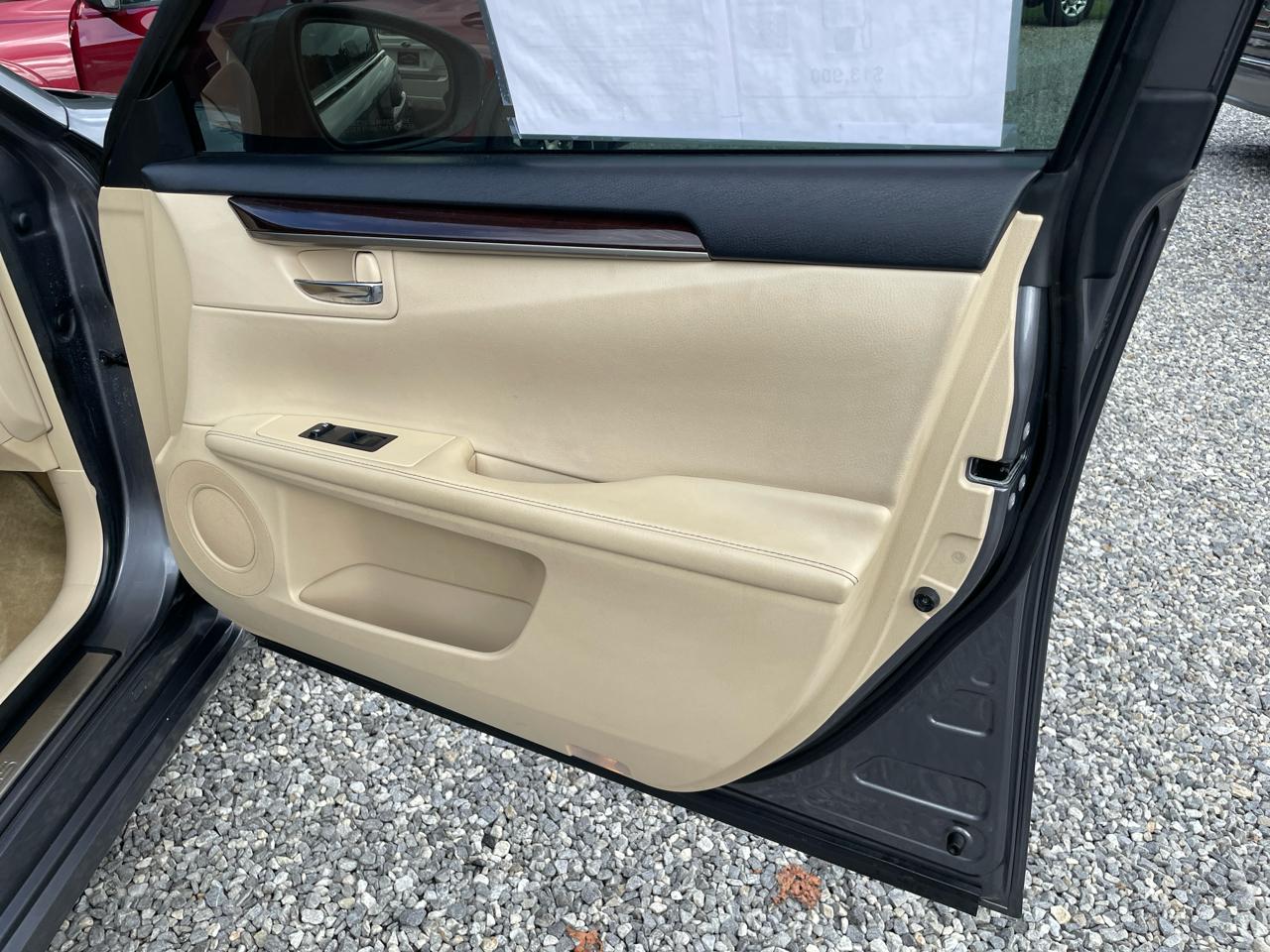 Lexus ES 350 4dr Sdn 2013