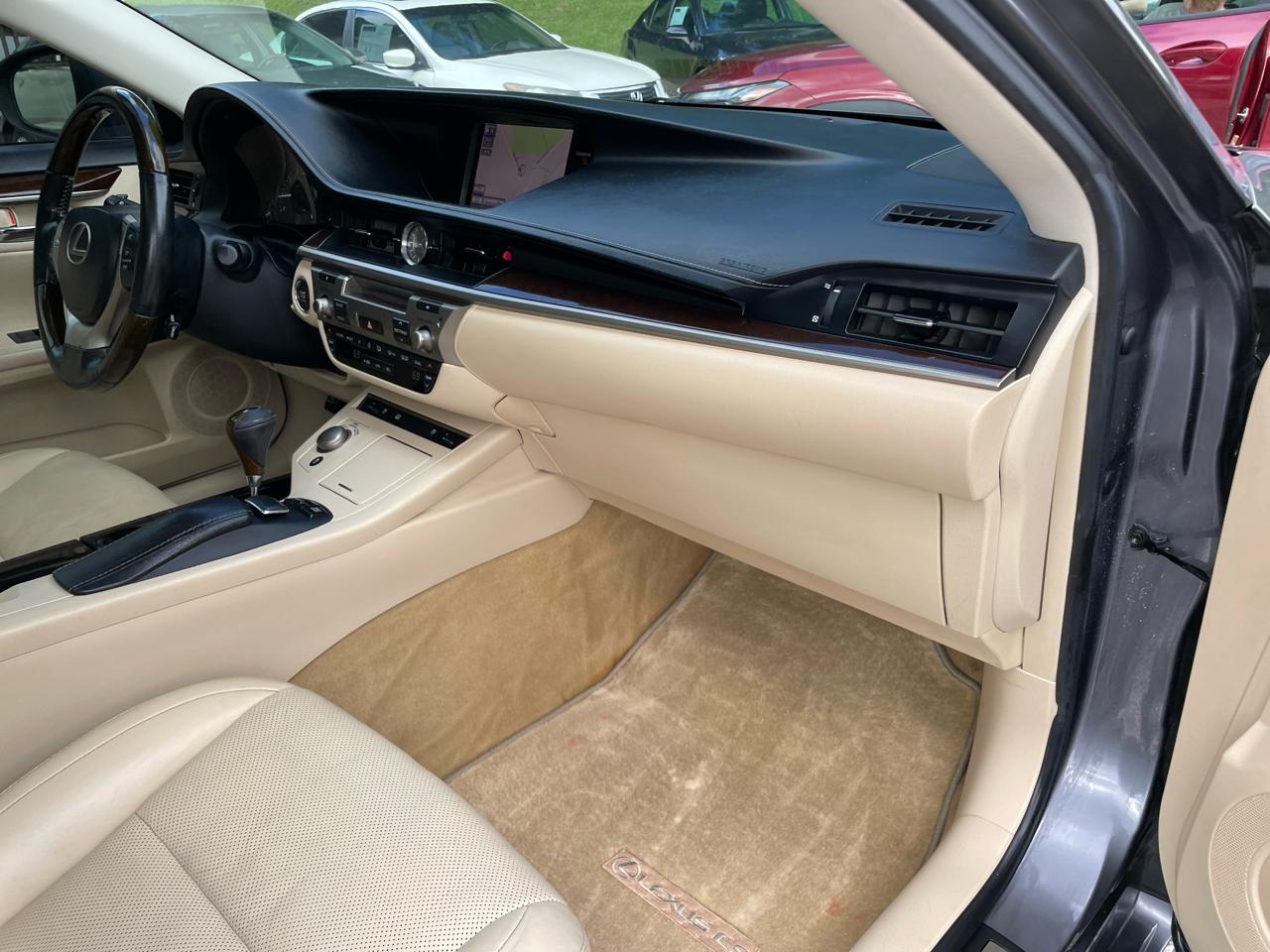 Lexus ES 350 4dr Sdn 2013