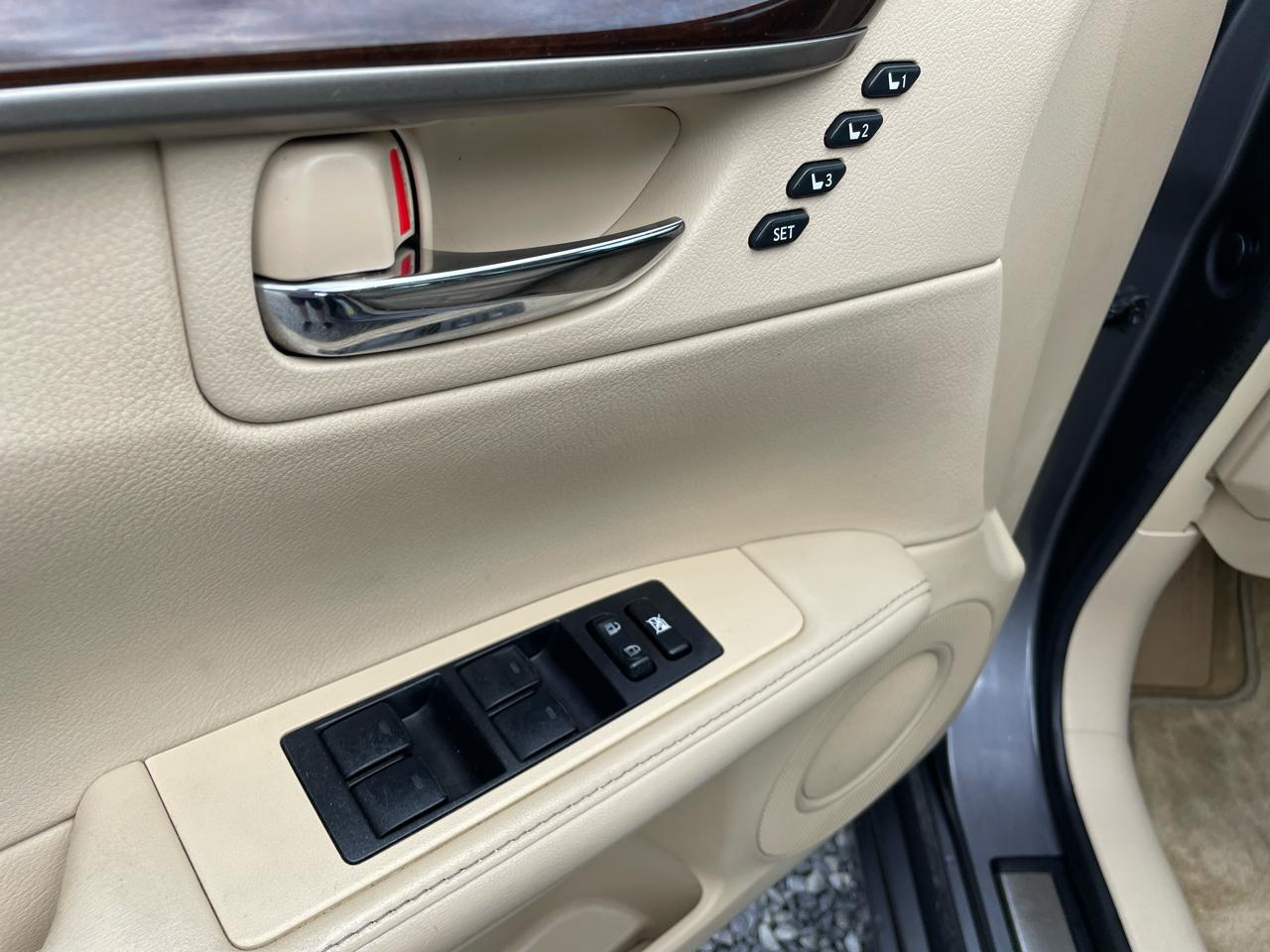 Lexus ES 350 4dr Sdn 2013