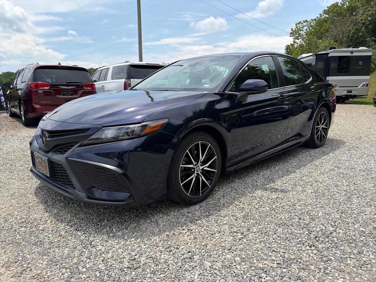 Toyota Camry SE Auto (Natl) 2021