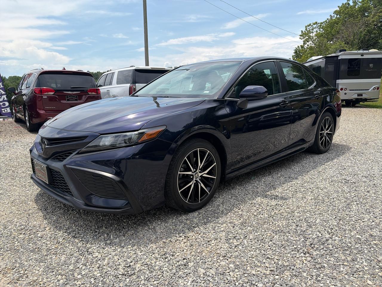 Toyota Camry SE Auto (Natl) 2021