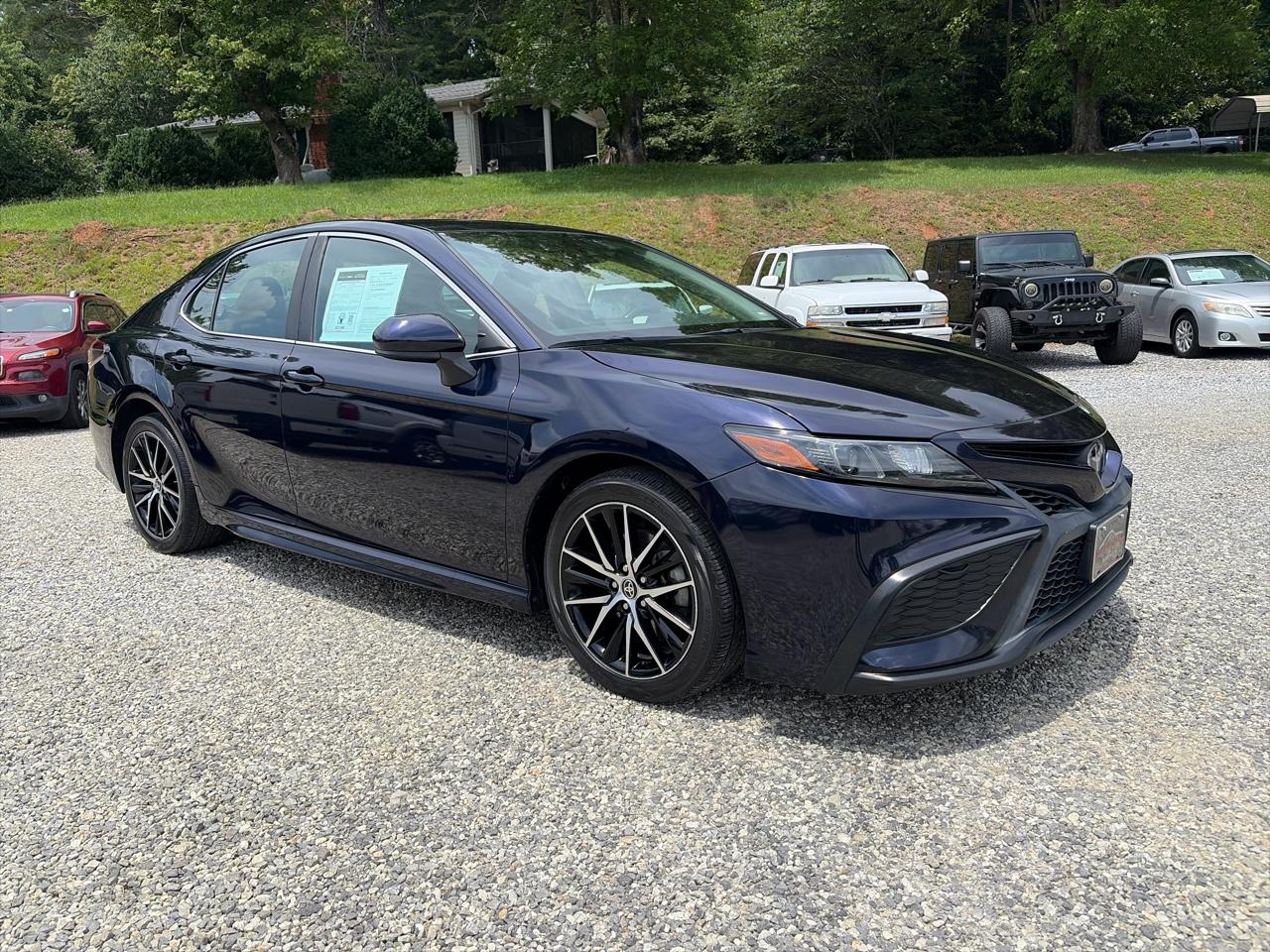 Toyota Camry photo 2