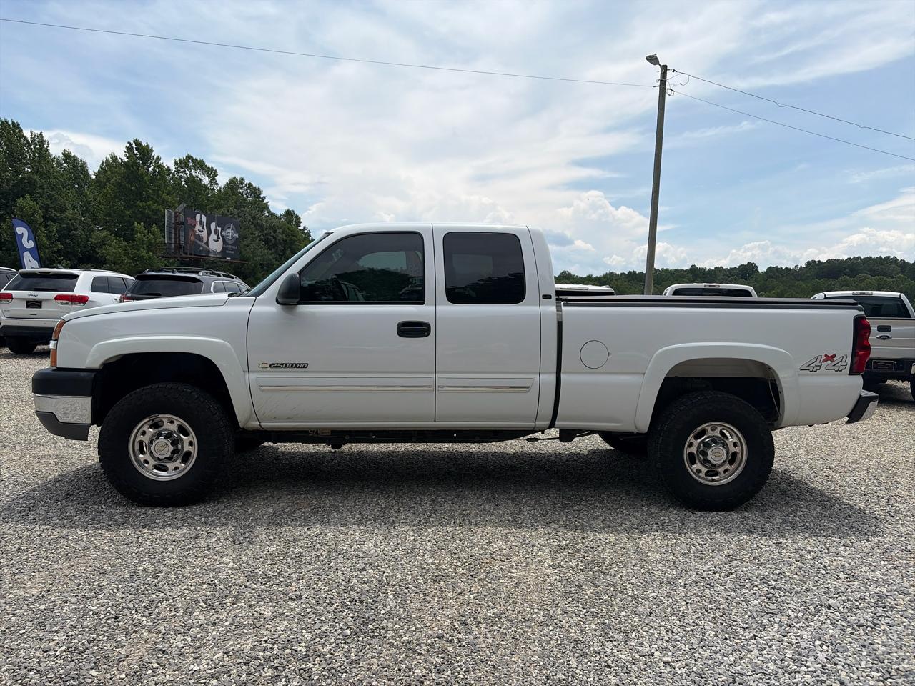 Chevrolet Silverado 2500HD Ext Cab 143.5" WB 4WD LS 2004