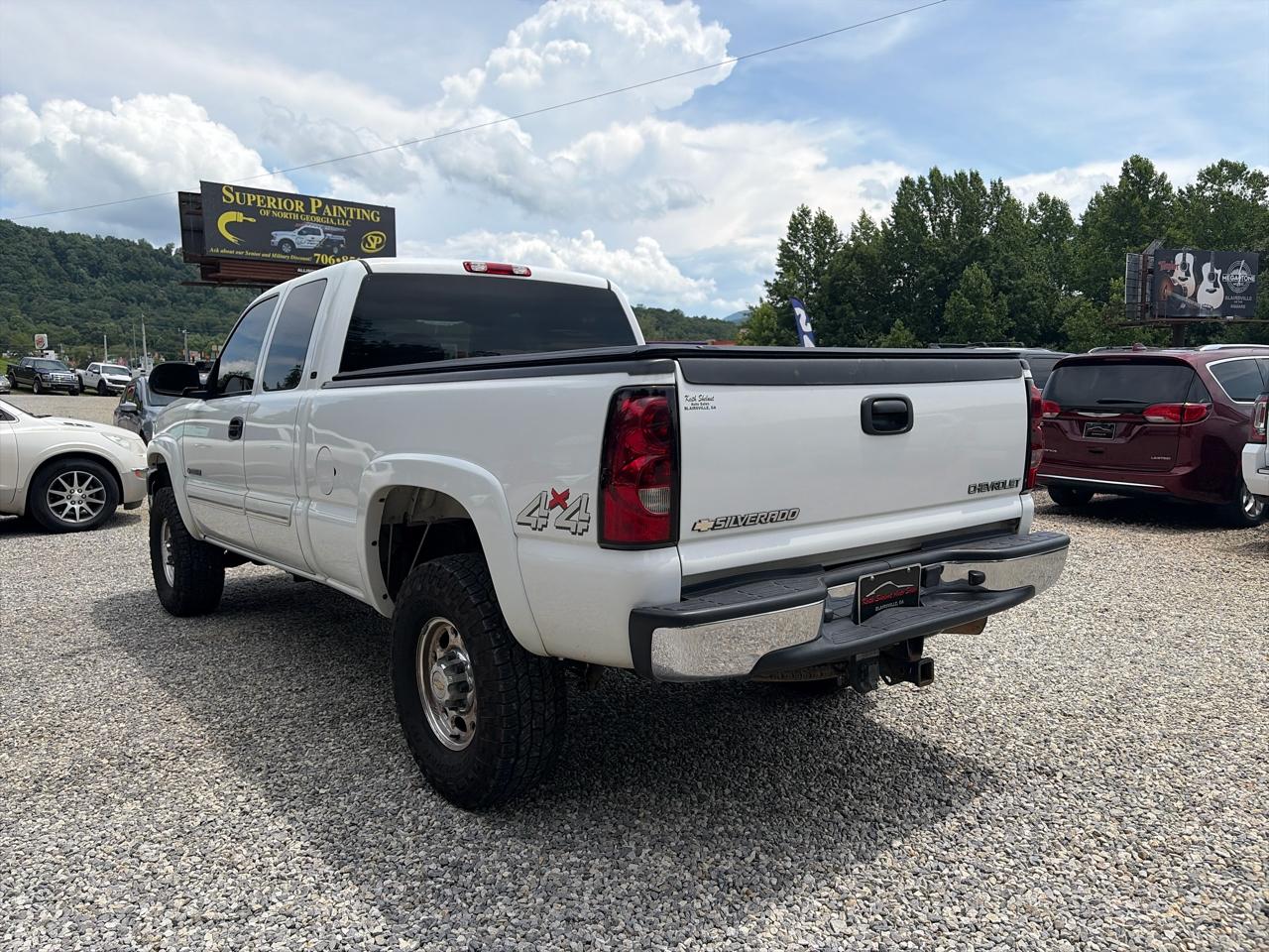 Chevrolet Silverado 2500HD Ext Cab 143.5" WB 4WD LS 2004