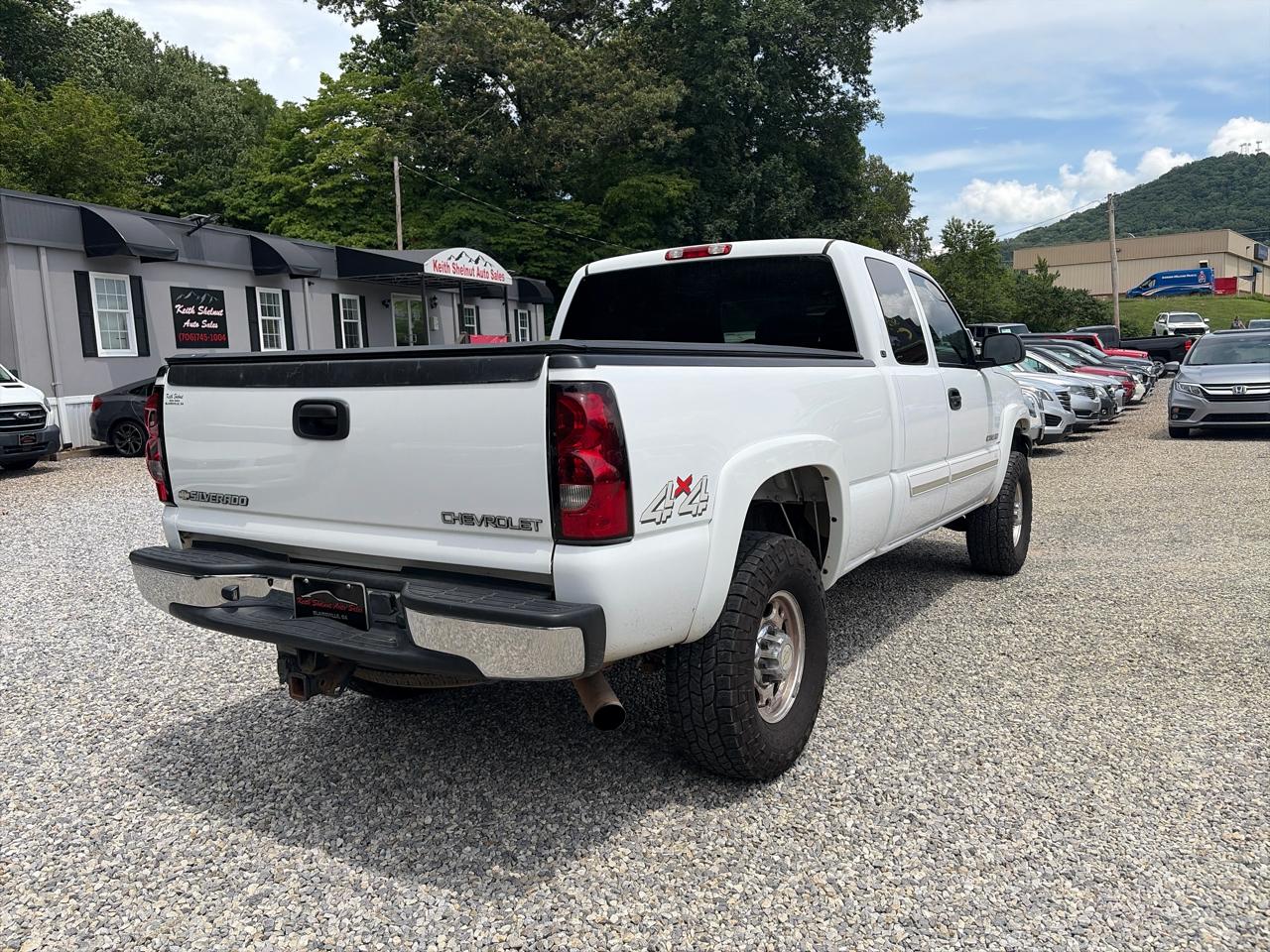Chevrolet Silverado 2500HD Ext Cab 143.5" WB 4WD LS 2004