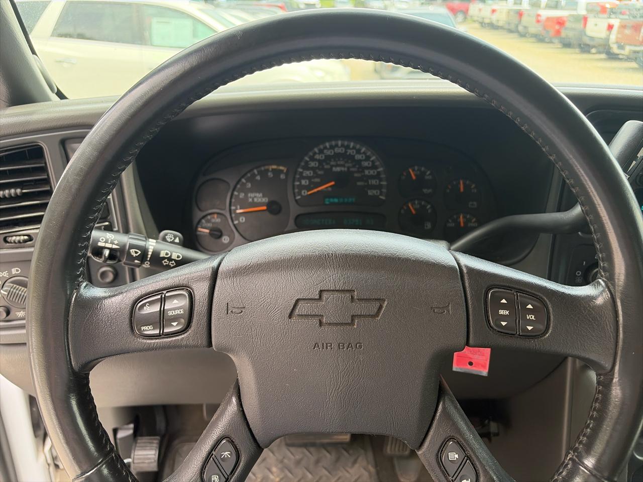 Chevrolet Silverado 2500HD Ext Cab 143.5" WB 4WD LS 2004