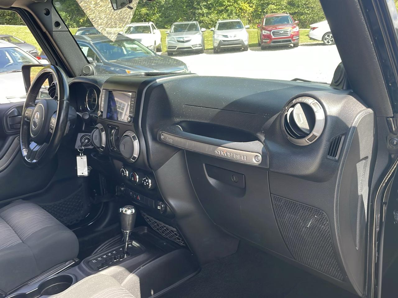 Jeep Wrangler Unlimited 4WD 4dr Sport 2011