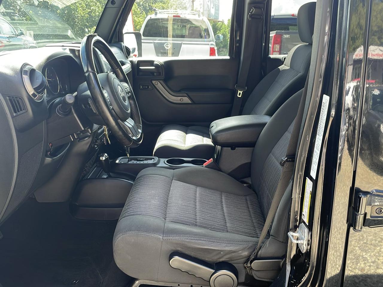 Jeep Wrangler Unlimited 4WD 4dr Sport 2011