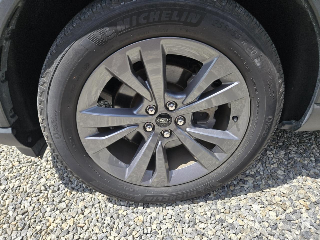 Ford Explorer XLT 2WD 2021